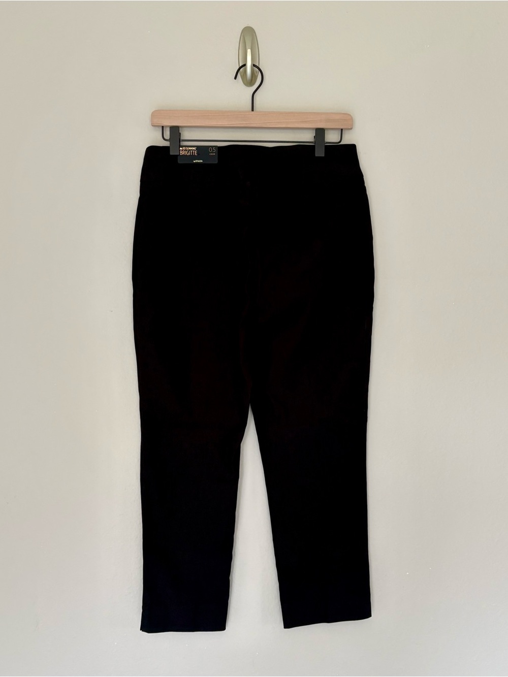 NWT Chico's So Slimming Brigitte Crop Pants Black Pull On Size 0.5 (Women's 6) - Picture 3 of 10